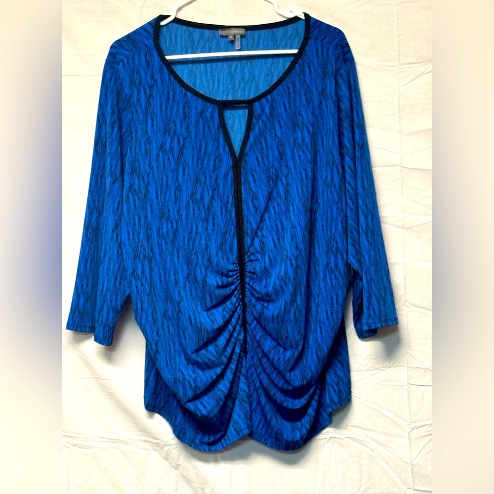 Vince Camuto Blue Patterned Blouse with Black Trim Size 3x RN: 51323